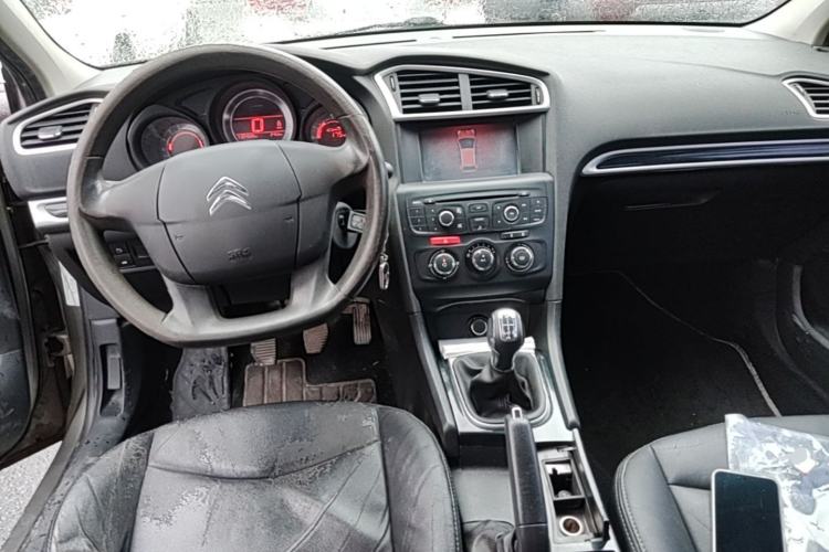 Used Citroen C4L 2013 1.8L Manual Jingxiang Edition Center Console