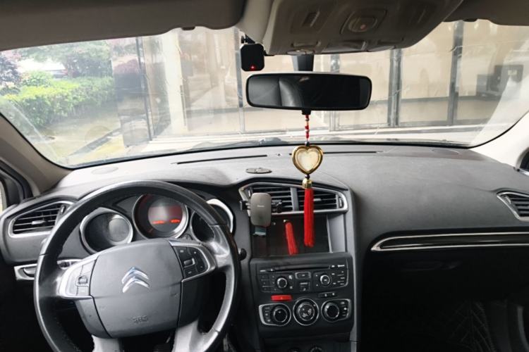 Used Citroen C4L 2013 1.8L Manual Jingzhi Edition Center Console