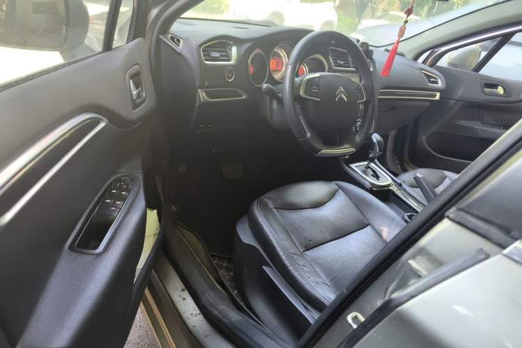 Used Citroen C4L 2013 1.8L Automatic Jingzhi Edition Driver Seat
