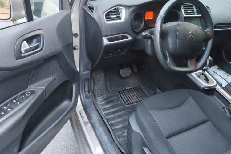 Used Citroen C4L 2013 1.8L Automatic Enjoyment Edition Driver Seat