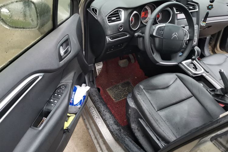 Used Citroen C4L 2013 1.8L Automatic Jingzhi Edition Driver Seat