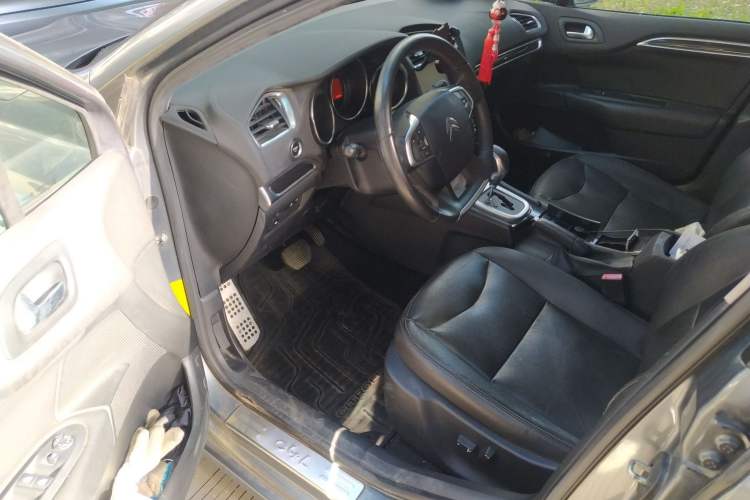 Used Citroen C4L 2013 1.6 THP Automatic Impression Edition Driver Seat