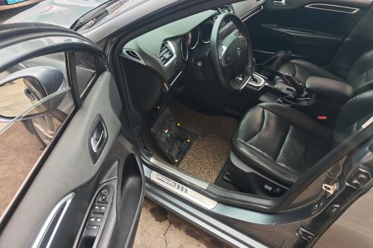Used Citroen C4L 2013 1.6 THP Automatic Impression Edition Driver Seat