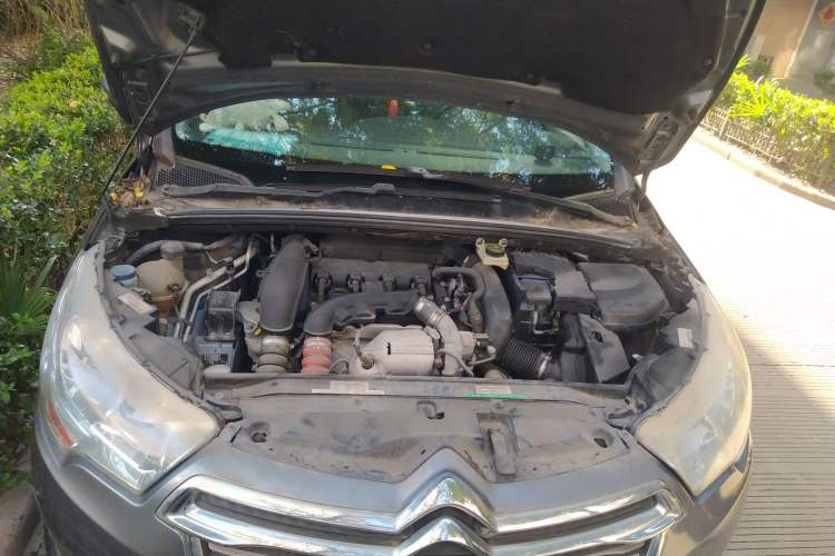 Used Citroen C4L 2013 1.6 THP Automatic Impression Edition Engine Bay
