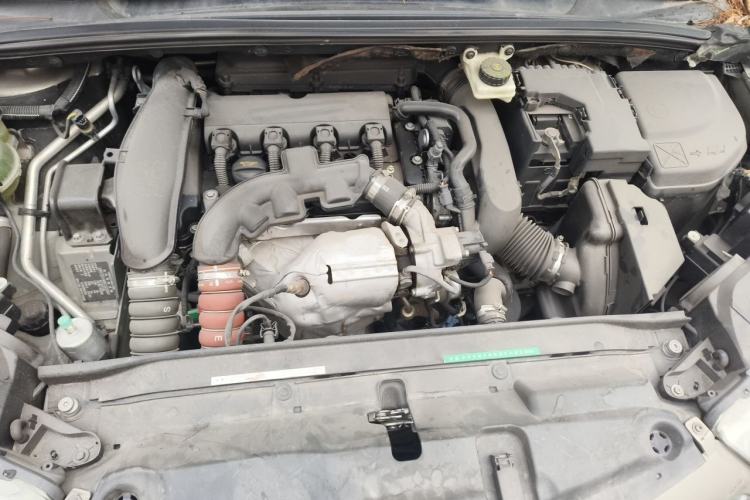 Used Citroen C4L 2013 1.6 THP Automatic Impression Edition Engine Bay