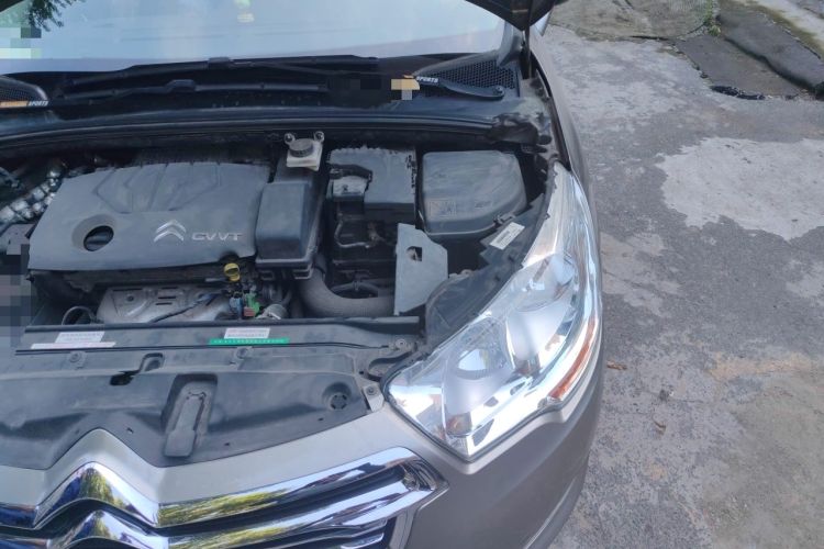 Used Citroen C4L 2013 1.8L Automatic Jingzhi Edition Engine Bay Left