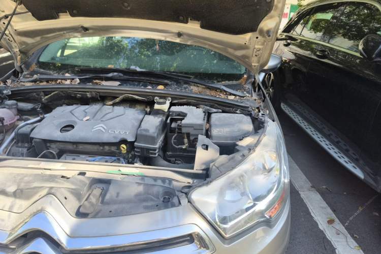 Used Citroen C4L 2013 1.8L Automatic Jingzhi Edition Engine Bay Left