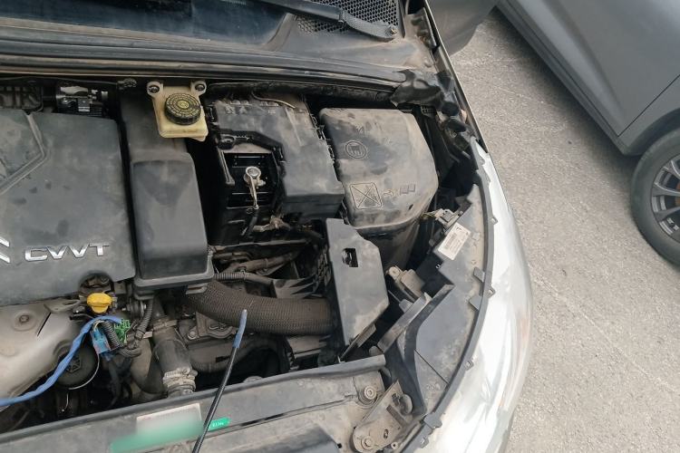 Used Citroen C4L 2013 1.8L Automatic Jingzhi Edition Engine Bay Left