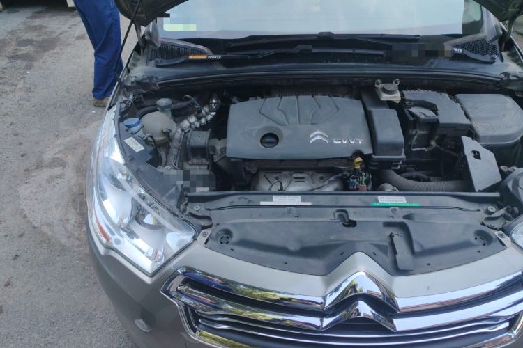 Used Citroen C4L 2013 1.8L Automatic Jingzhi Edition Engine Bay Right