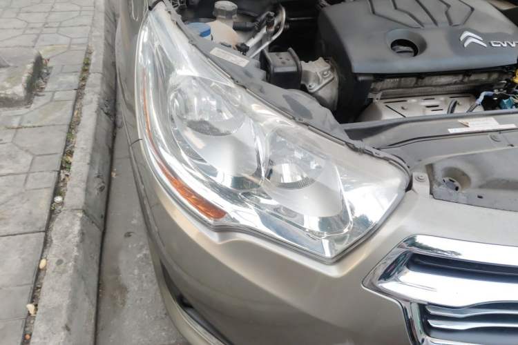 Used Citroen C4L 2013 1.8L Automatic Enjoyment Edition Engine Bay Right