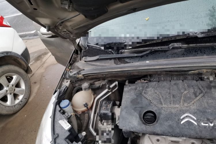 Used Citroen C4L 2013 1.8L Automatic Jingzhi Edition Engine Bay Right
