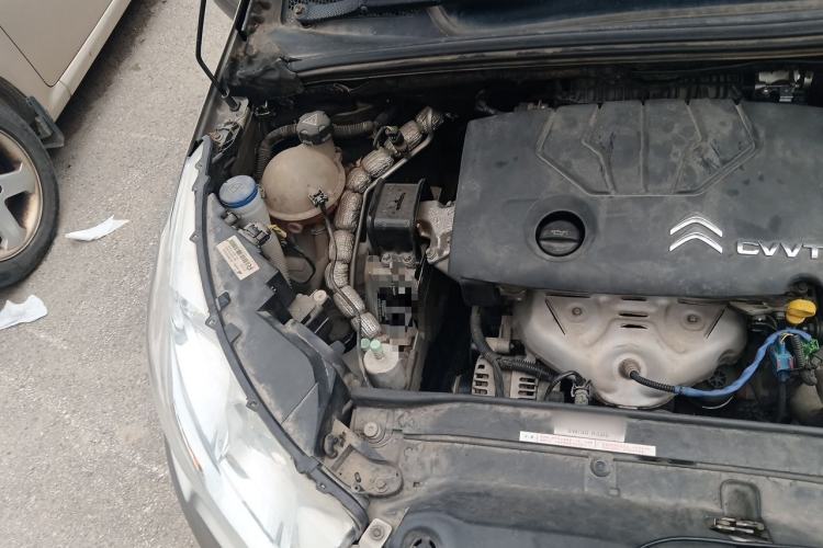 Used Citroen C4L 2013 1.8L Automatic Jingzhi Edition Engine Bay Right
