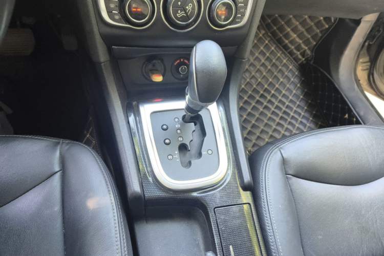 Used Citroen C4L 2013 1.8L Automatic Jingzhi Edition Gear Lever