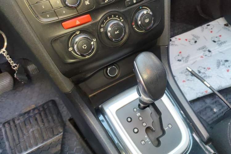 Used Citroen C4L 2013 1.8L Automatic Enjoyment Edition Gear Lever