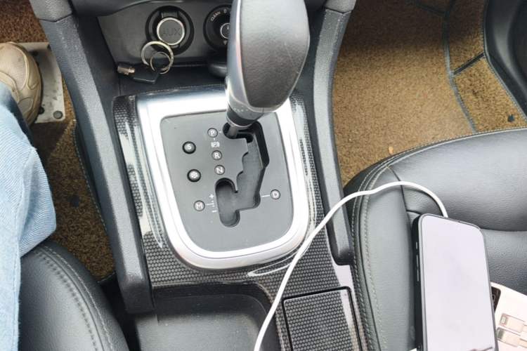 Used Citroen C4L 2013 1.6 THP Automatic Impression Edition Gear Lever