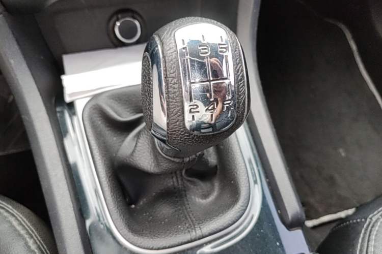 Used Citroen C4L 2013 1.8L Manual Jingxiang Edition Gear Lever