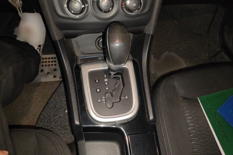Used Citroen C4L 2013 1.8L Automatic Enjoyment Edition Gear Lever