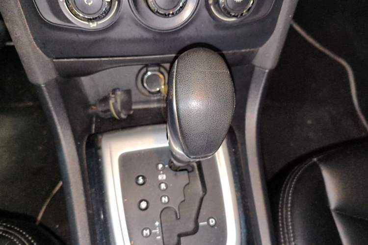 Used Citroen C4L 2013 1.8L Automatic Enjoyment Edition Gear Lever