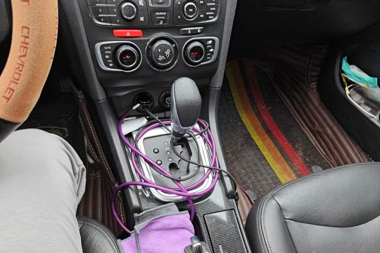 Used Citroen C4L 2013 1.6 THP Automatic Impression Edition Gear Lever