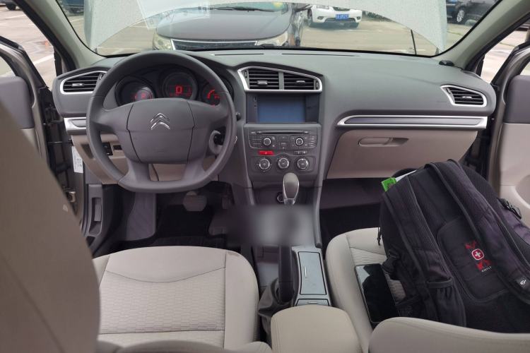 Used Citroen C4L 2013 1.6L Automatic Jingxiang Edition Interior 2