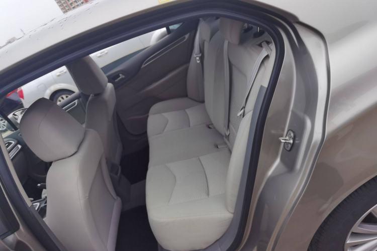 Used Citroen C4L 2013 1.6L Automatic Jingxiang Edition Interior 4