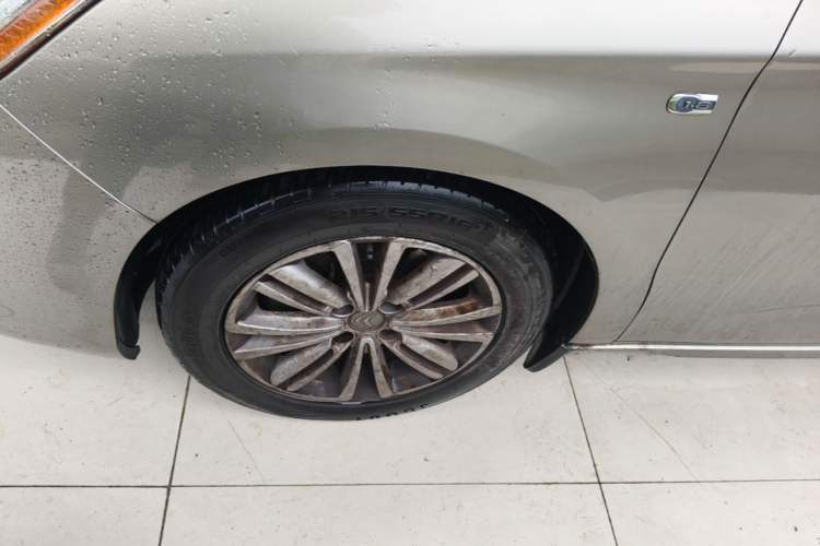 Used Citroen C4L 2013 1.8L Manual Jingzhi Edition Left Front Wheel Hub