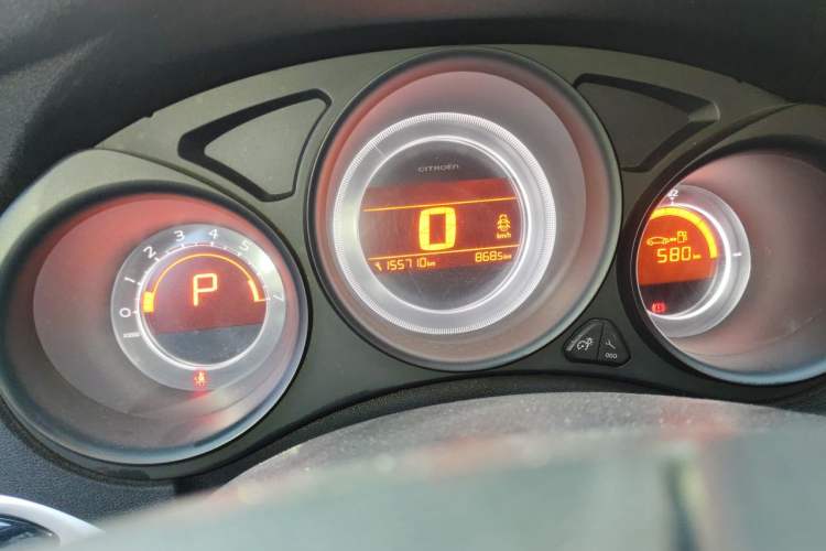Used Citroen C4L 2013 1.8L Automatic Enjoyment Edition Odometer Close Up
