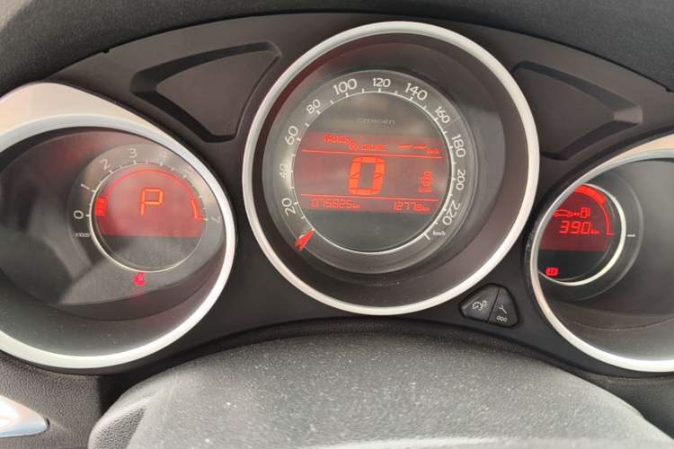 Used Citroen C4L 2013 1.6 THP Automatic Impression Edition Odometer Close Up
