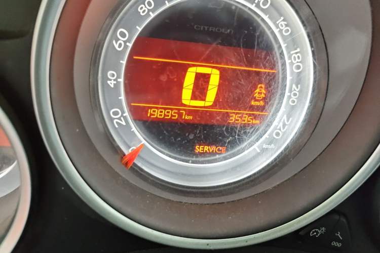 Used Citroen C4L 2013 1.6 THP Automatic Impression Edition Odometer Close Up