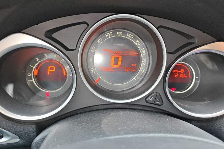 Used Citroen C4L 2013 1.6 THP Automatic Impression Edition Odometer Close Up