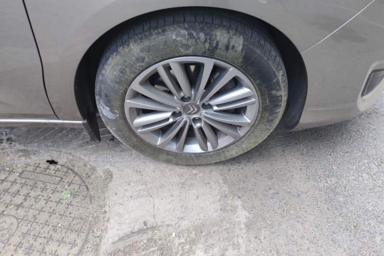 Used Citroen C4L 2013 1.8L Automatic Jingzhi Edition Right Front Wheel Hub