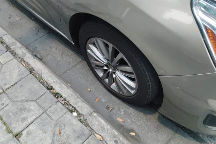 Used Citroen C4L 2013 1.8L Automatic Enjoyment Edition Right Front Wheel Hub