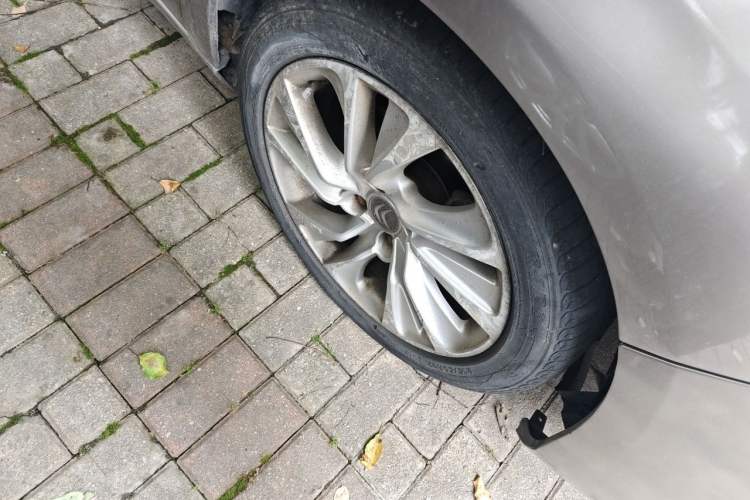 Used Citroen C4L 2013 1.6 THP Automatic Impression Edition Right Front Wheel Hub