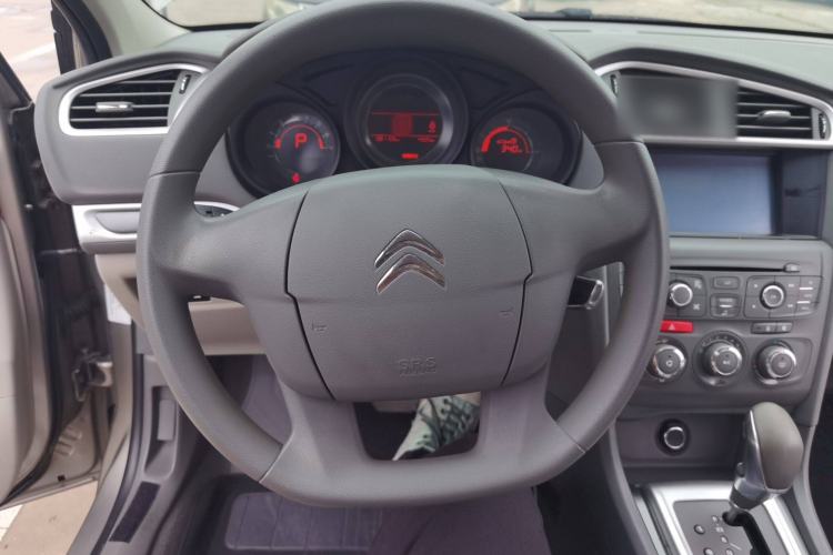 Used Citroen C4L 2013 1.6L Automatic Jingxiang Edition Steering Wheel