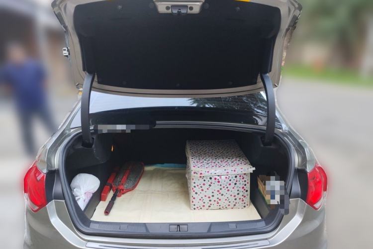 Used Citroen C4L 2013 1.8L Automatic Jingzhi Edition Trunk