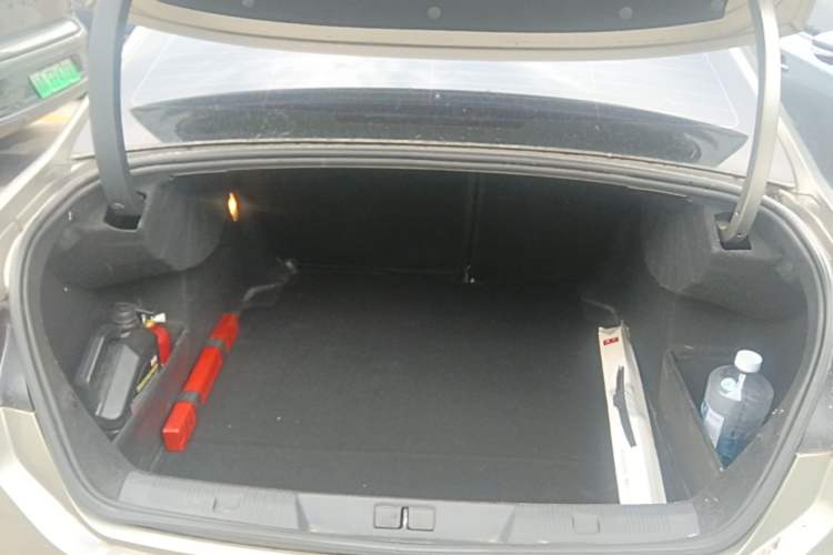 Used Citroen C4L 2013 1.8L Automatic Jingchi Edition Trunk