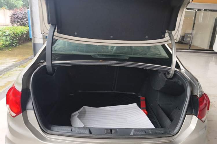 Used Citroen C4L 2013 1.8L Manual Jingzhi Edition Trunk