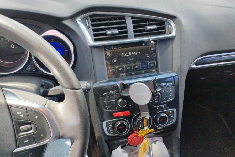 Used Citroen C4L 2013 1.8L Automatic Jingchi Edition Audio And AC Panel