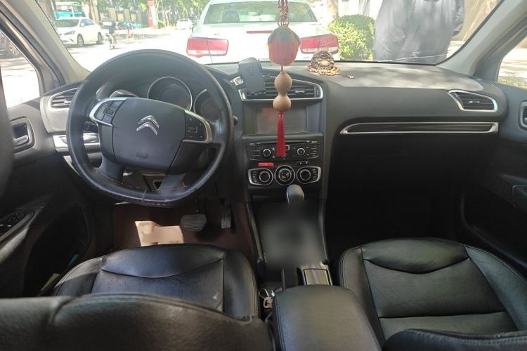 Used Citroen C4L 2013 1.6THP Automatic Dynamic Edition Center Console