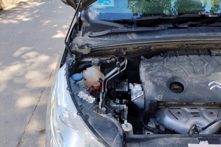 Used Citroen C4L 2013 1.8L Automatic Jingchi Edition Engine Bay Right