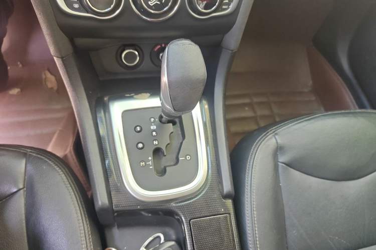 Used Citroen C4L 2013 1.6THP Automatic Dynamic Edition Gear Lever