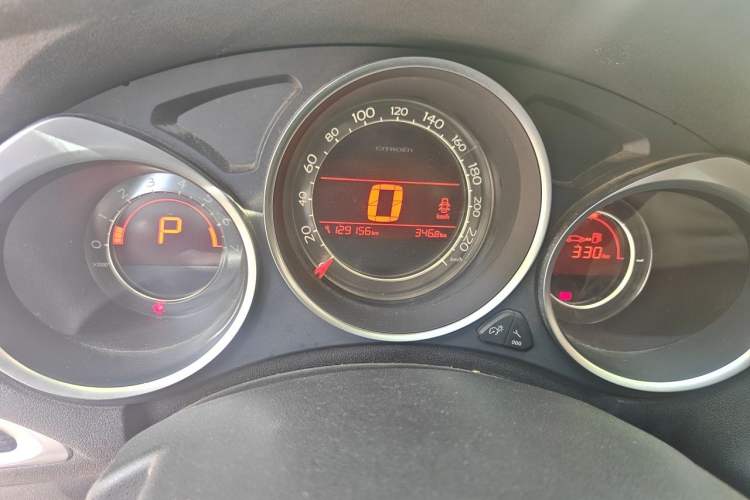 Used Citroen C4L 2013 1.6THP Automatic Dynamic Edition Odometer Close Up