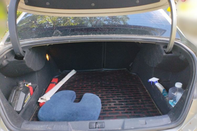 Used Citroen C4L 2013 1.8L Automatic Jingchi Edition Trunk