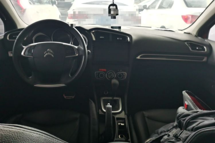Used Citroen C4L 2013 1.8L Automatic Enjoyment Edition Center Console