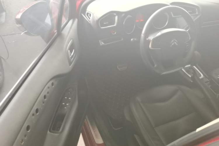 Used Citroen C4L 2013 1.8L Automatic Enjoyment Edition Driver Seat