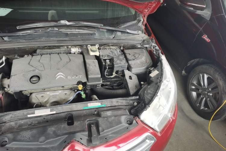 Used Citroen C4L 2013 1.8L Automatic Enjoyment Edition Engine Bay Left