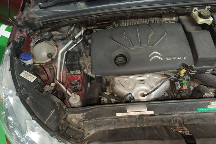 Used Citroen C4L 2013 1.8L Automatic Jingzhi Edition Engine Bay Right
