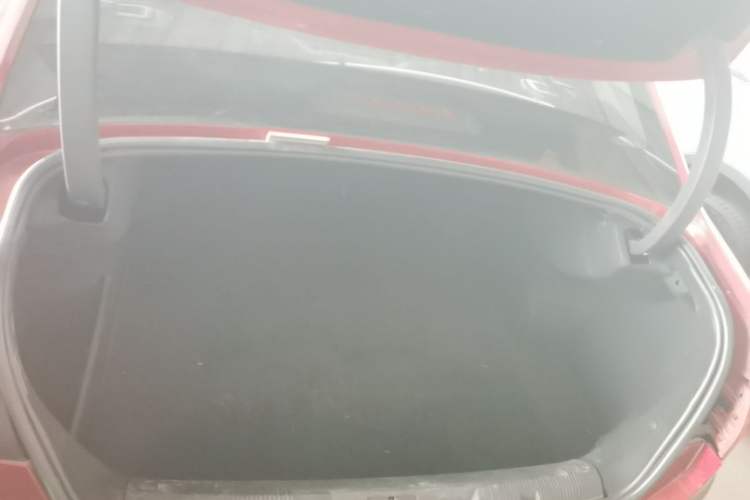Used Citroen C4L 2013 1.8L Automatic Enjoyment Edition Trunk