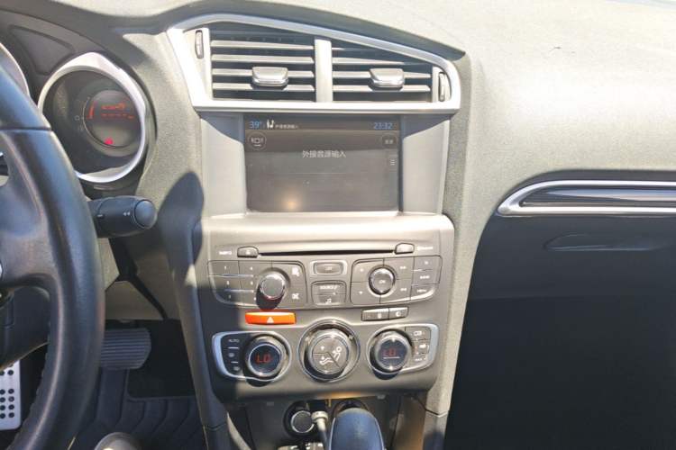 Used Citroen C4L 2013 1.6 THP Automatic Impression Edition Audio And AC Panel