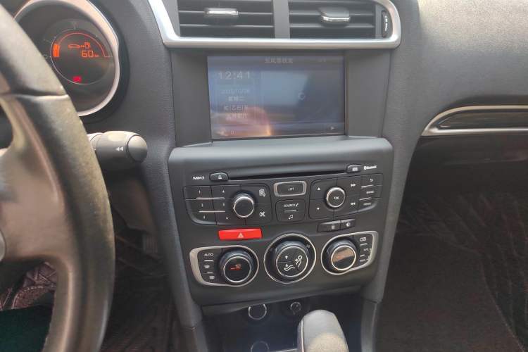 Used Citroen C4L 2013 1.8L Automatic Jingzhi Edition Audio And AC Panel